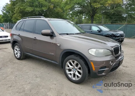 2011 BMW X5 xDrive35I z USA, uszkodzony, nr VIN 5UXZV4C54BL409240